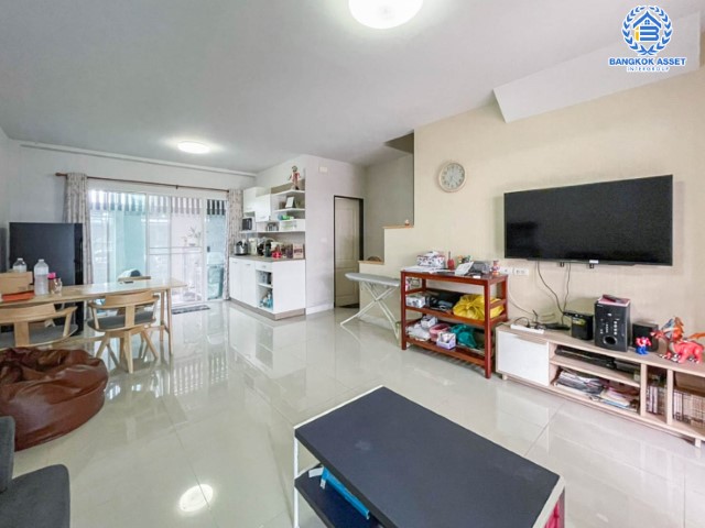 *****ทาวน์เฮ้าส์มือสองย่านนนทบุรี ม.ศุภาลัยพรีโม่ วงแหวนปิ่นเกล้า-พระราม5 บนเนื้อที่ 20.1 ตร.ว. ฟังก์ชัน 3 ห้องนอน 2 ห้องน้ำ 2 ที่จอดรถ แถมฟรี! 2 เครื่องปรับอากาศ 1 เครื่องทำน้ำอุ่น บ้านสวย บนทำเลดี เชื่อมต่อถ.กาญจนาภิเษก ใกล้ทางด่วน "ศรีรัช" และรถไฟฟ้าสายสีม่วง "สถานีตลาดบางใหญ่"